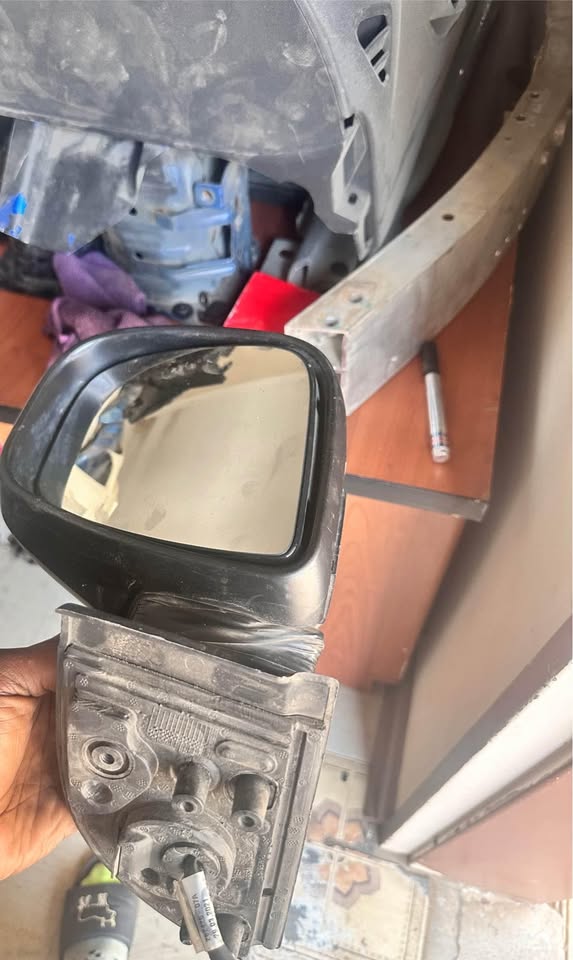 Citroen berlingo right side mirror - Private Seller Citroen berlingo right side mirror - Private Seller