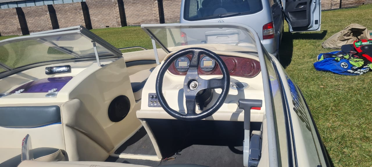 Panache 2003 speed boat with 150 v6 Yamaha