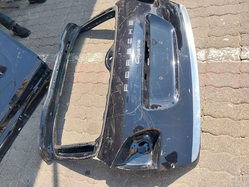 Porsche cayenne tailgate - Private Seller