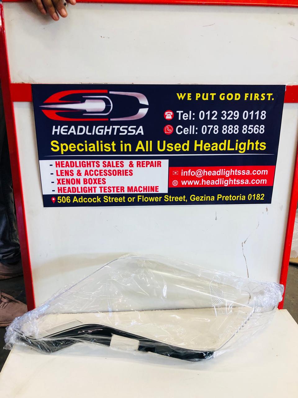 Toyota Prado left side headlight replacement lens (2014) - Private Seller Toyota Prado left side headlight replacement lens (2014) - Private Seller