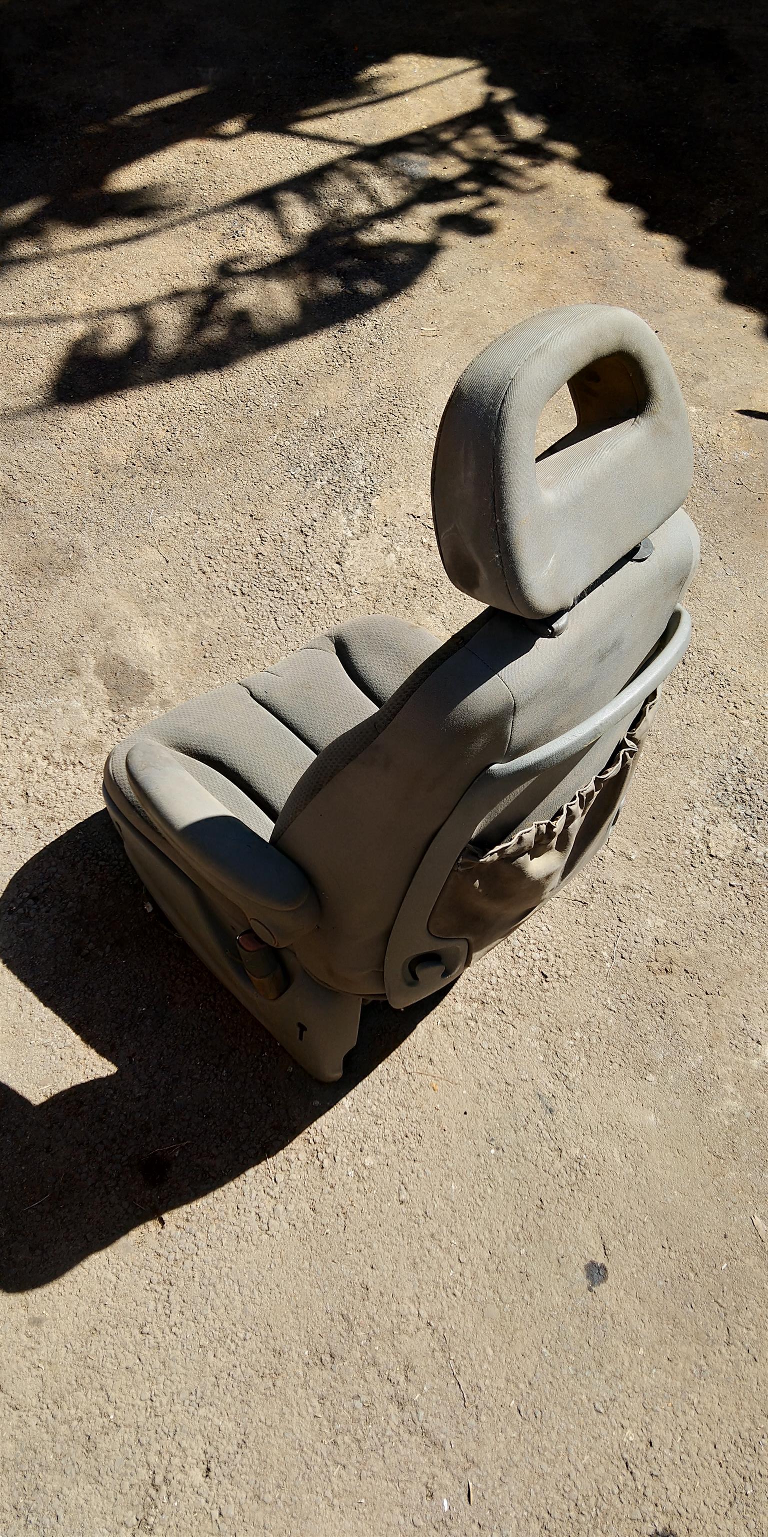 Chrysler Voyager / Grand Voyager Seat