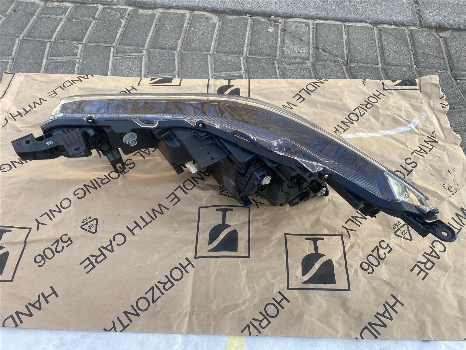 2024 TOYOTA COROLLA CROSS HALOGEN HEADLIGHT RIGHT SIDE FOR SALE