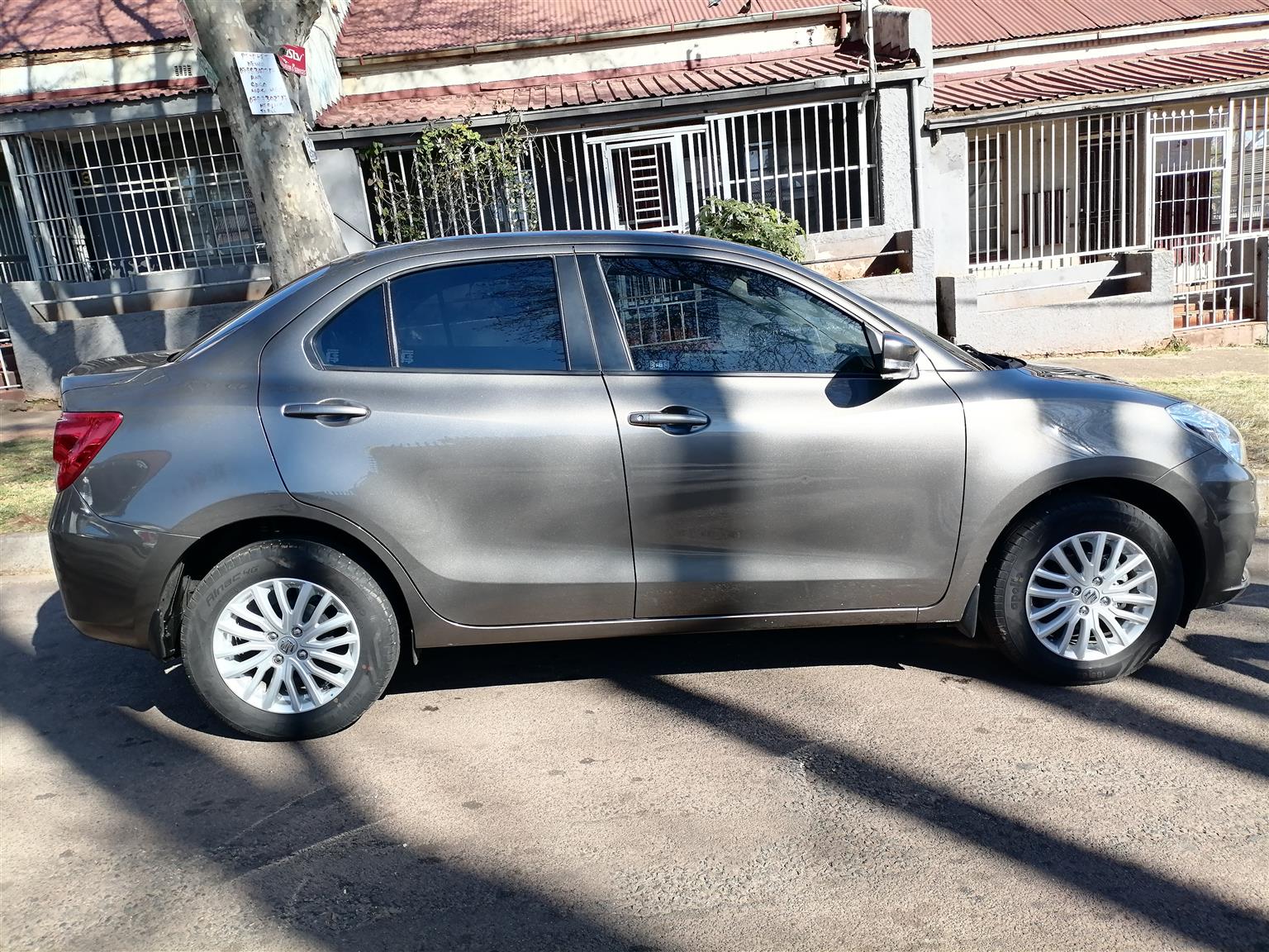 2024 SUZUKI DZIRE 1.2 MANUAL TRANSMISSION IN EXCELLENT CONDITION  SERVICE BOOK