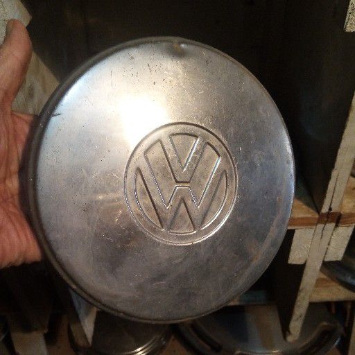 Jetta, centre caps - Private Seller Jetta, centre caps - Private Seller