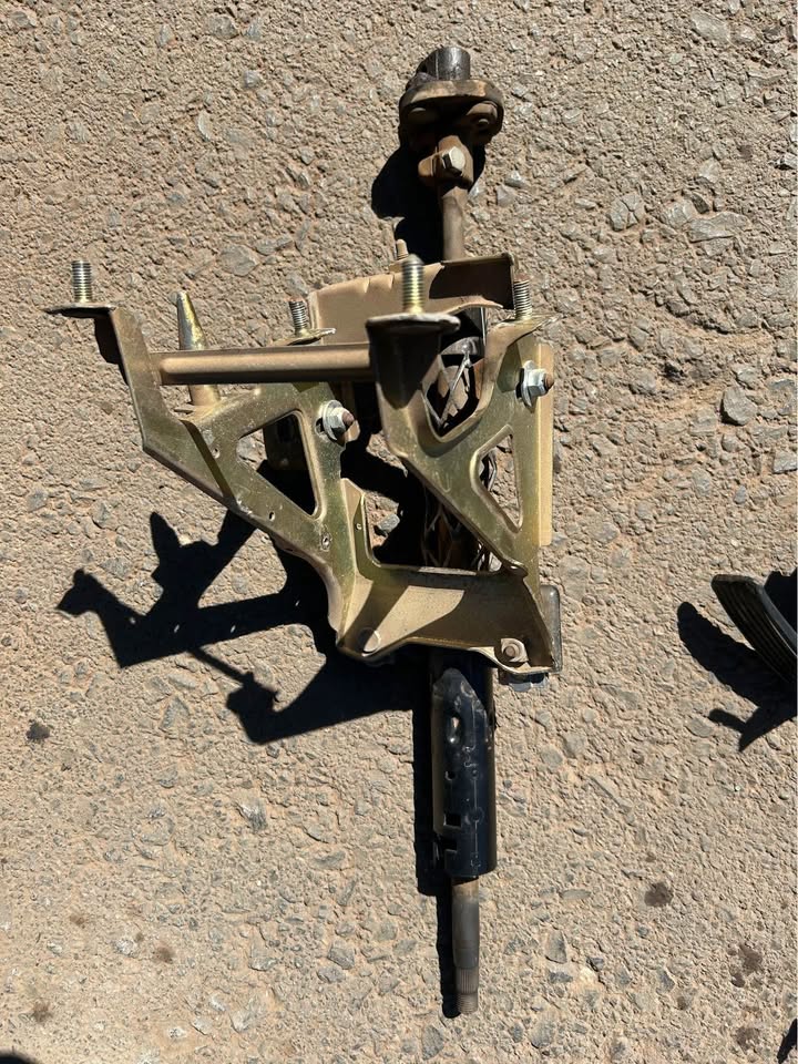 Opel Astra F Hatchback Steering Column Now Available Call or WhatsApp - Private Seller