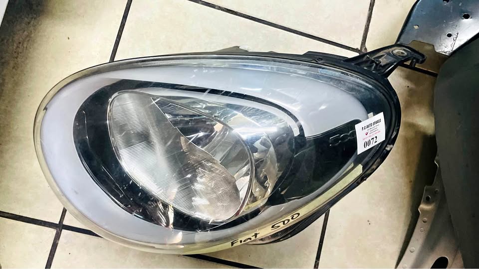 Fiat 500 headlight - Private Seller Fiat 500 headlight - Private Seller