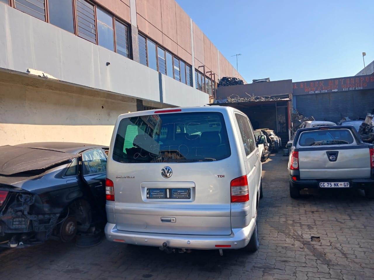 vw t5 caravelle 2.5 tdi stripping  for spares whatsapp - Private Seller