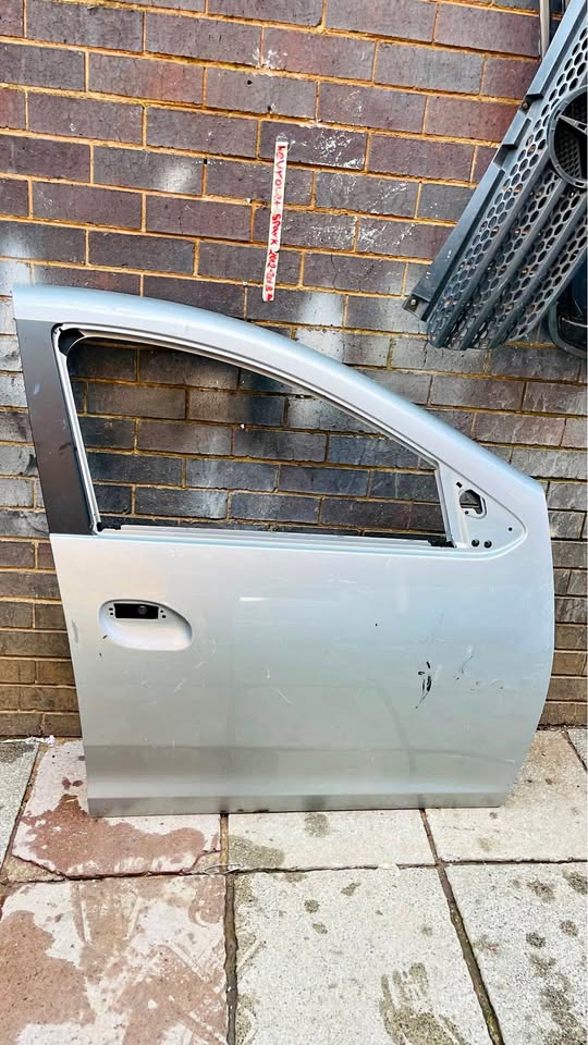 Renault Duster Door - Private Seller Renault Duster Door - Private Seller