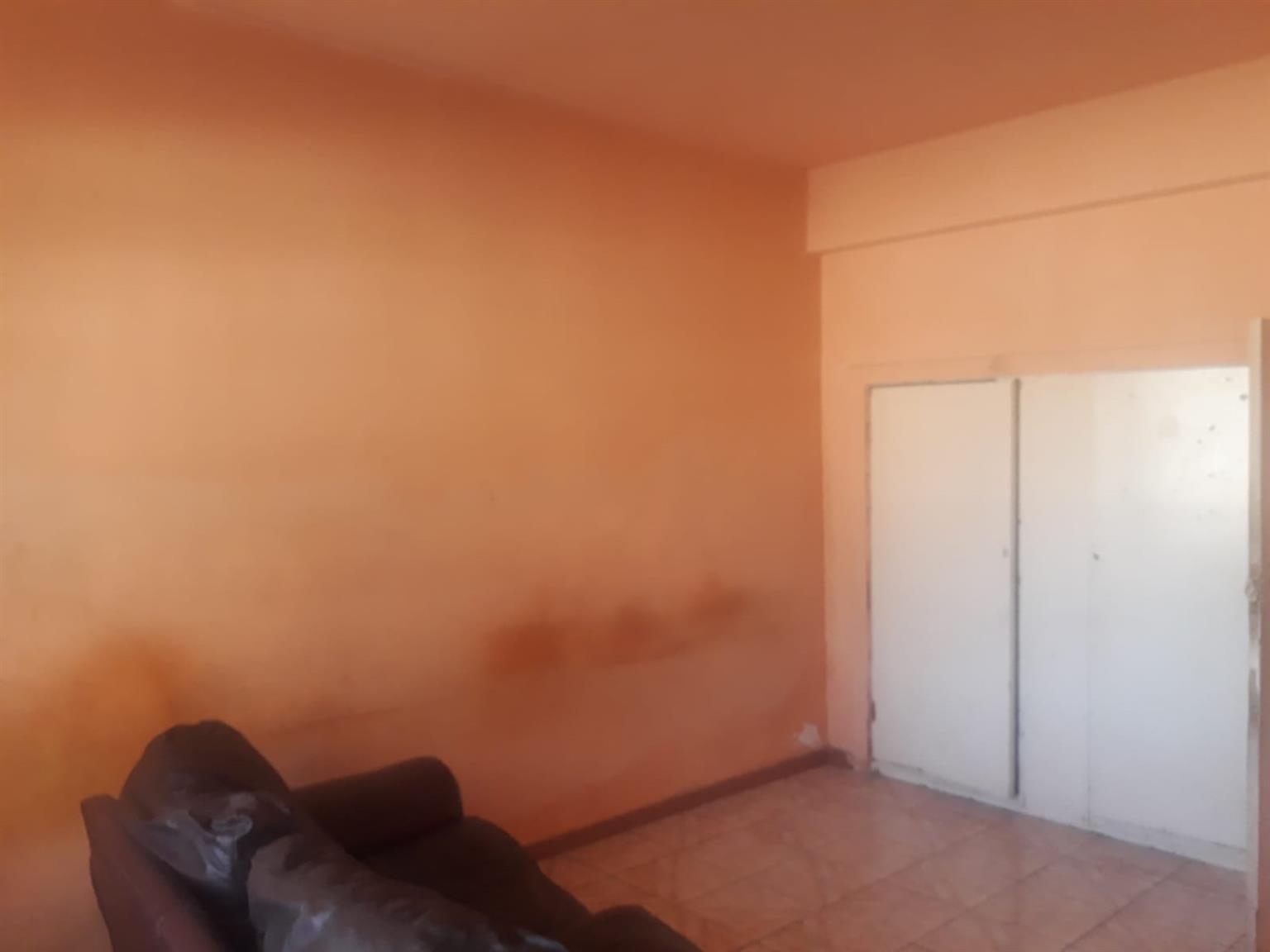 2 Spacious bedroom flat  Priced to Go!