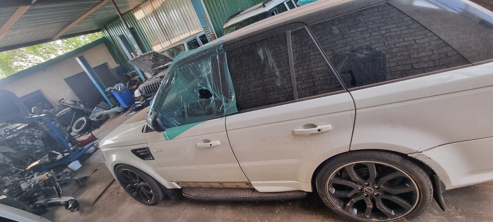 2010 Range Rover Sport 5.0l S/C V8 Stripping for Spares