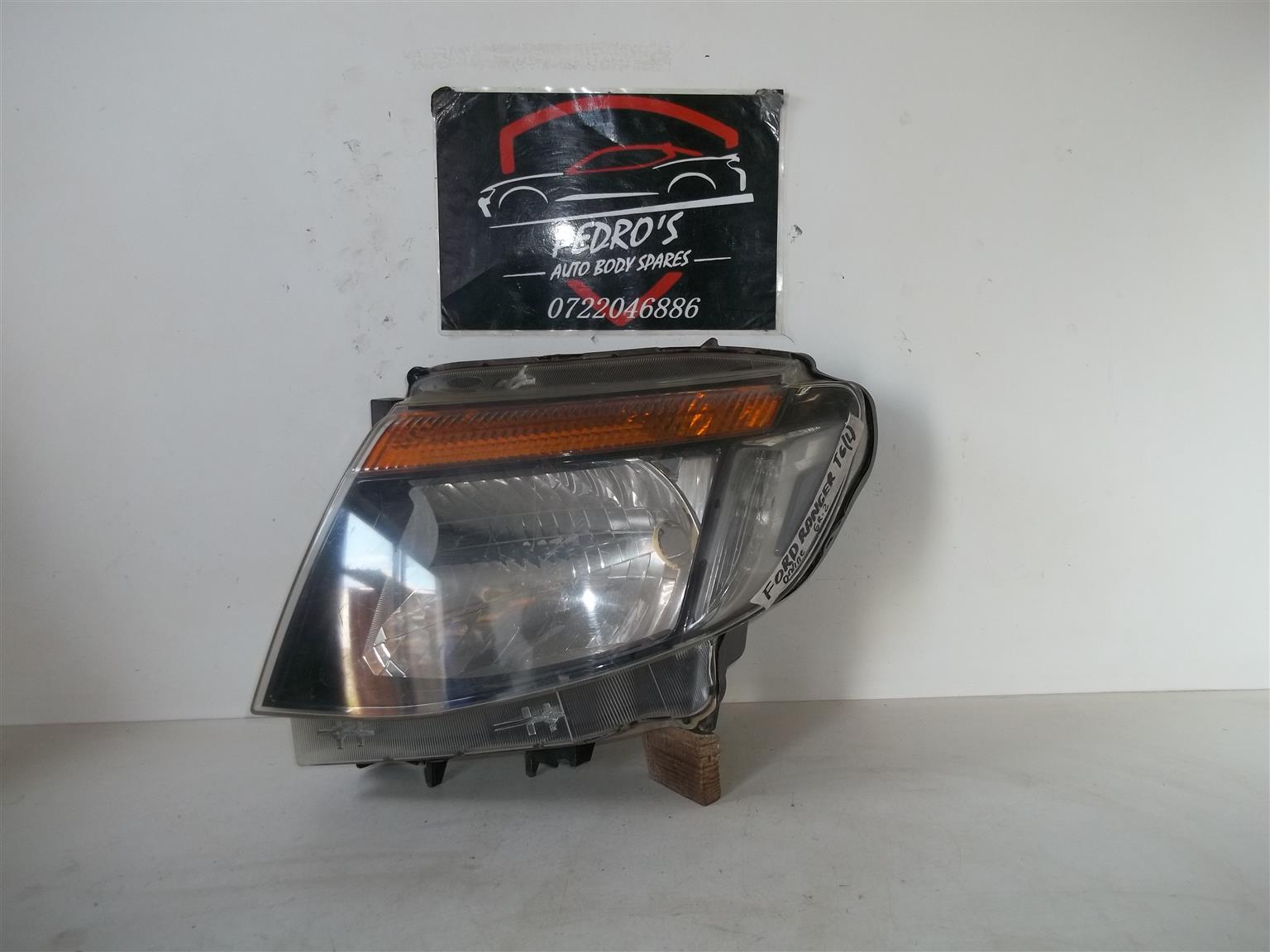 Ford Ranger T6 left headlight - Private Seller Ford Ranger T6 left headlight - Private Seller