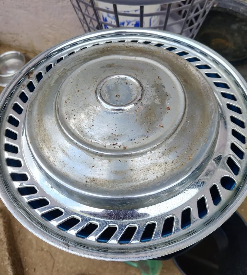 Ford 13 inch hubcaps/wheel covers & Trim rings - Private Seller