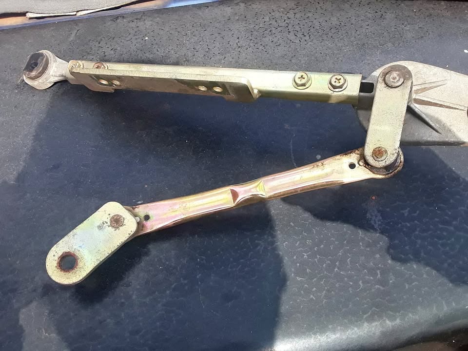 Geely lc 1.3 wiper linkage - Private Seller Geely lc 1.3 wiper linkage - Private Seller