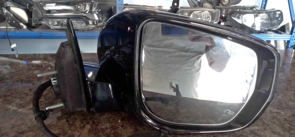 2024 Jeep Right Mirror with camera ,blind spot assist and heater available for sale. - Private Seller 2024 Jeep Right Mirror with camera ,blind spot assist and heater available for sale. - Private Seller