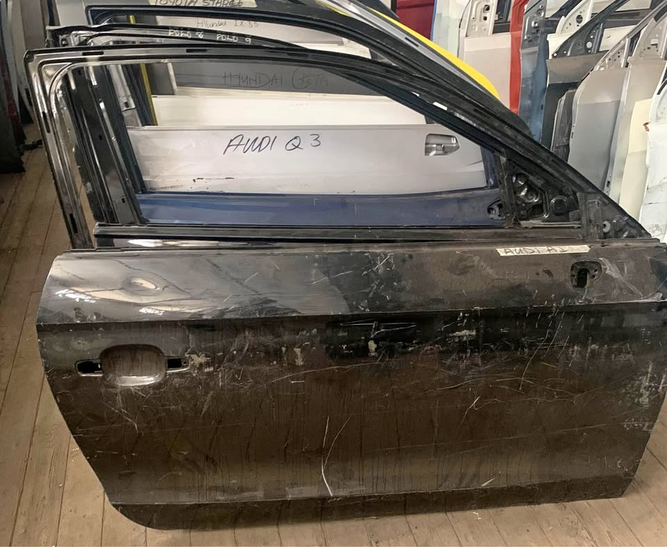 Audi A1 front door right side