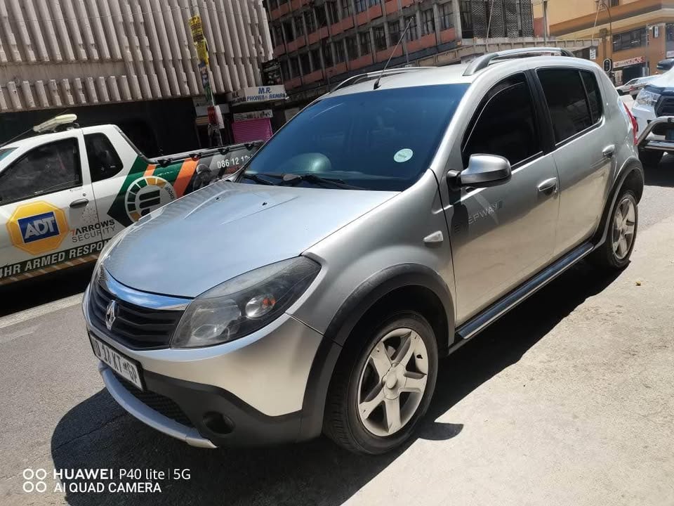 Used Renault Sandero Stepway 1.6 - Private Seller Used Renault Sandero Stepway 1.6 - Private Seller