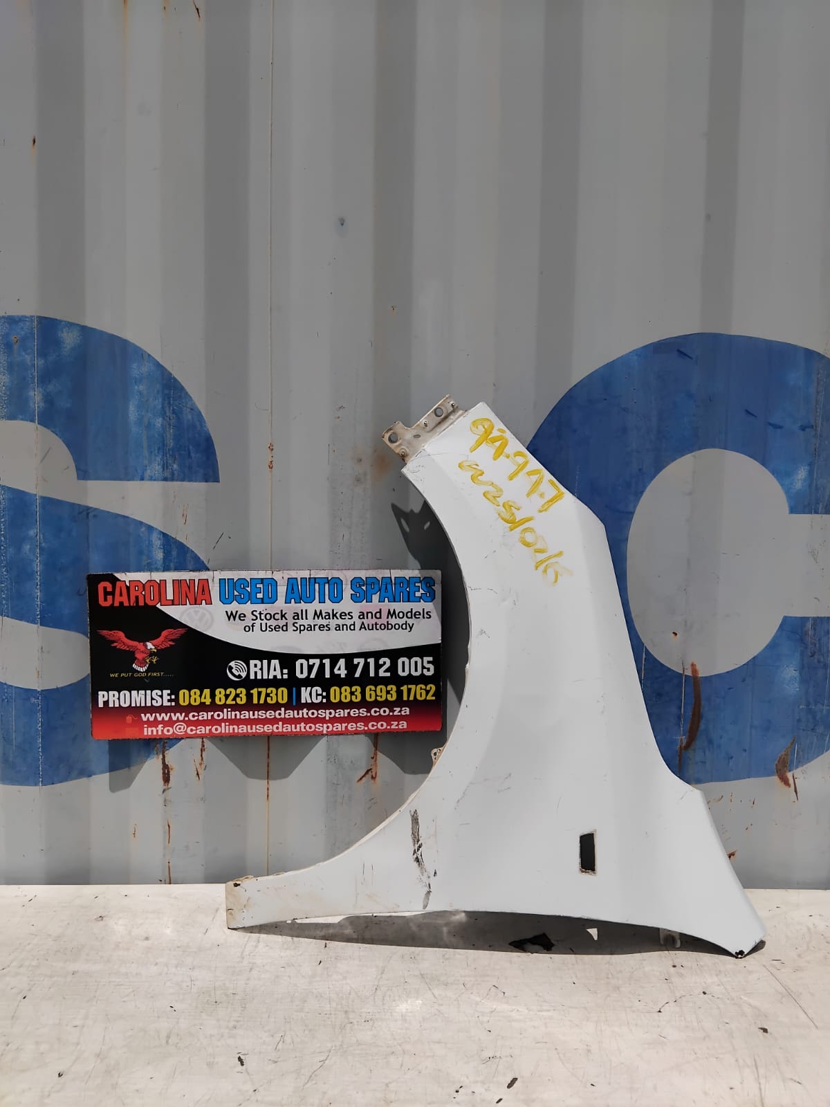 Chevrolet Utility left side fender with marker lamp (2012-2018) - Private Seller Chevrolet Utility left side fender with marker lamp (2012-2018) - Private Seller