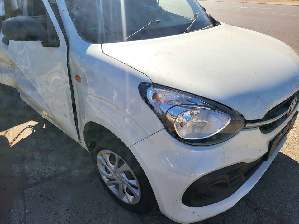 Toyota vitz stripping for spares - Private Seller
