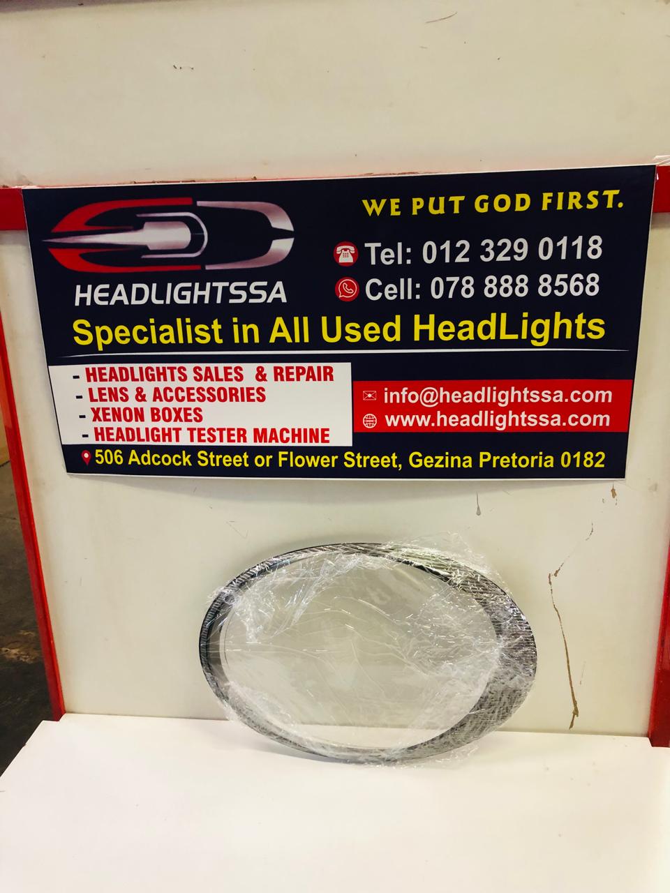 Porsche 977 right side headlight replacement lens (2007) - Private Seller Porsche 977 right side headlight replacement lens (2007) - Private Seller
