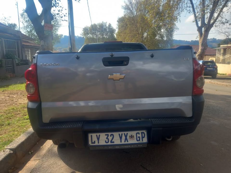 2011 Opel Corsa Bakkie 1.4 Petrol, Manual, Grey . Spare key