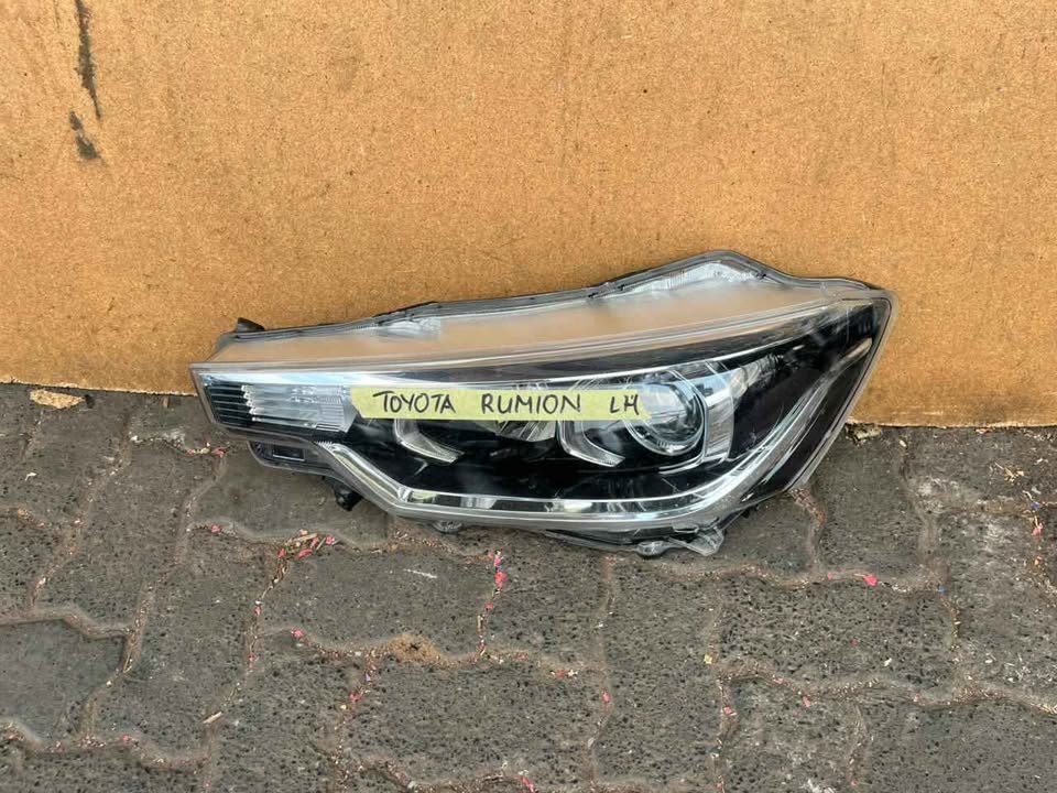 Toyota Rumion Headlight - Private Seller Toyota Rumion Headlight - Private Seller