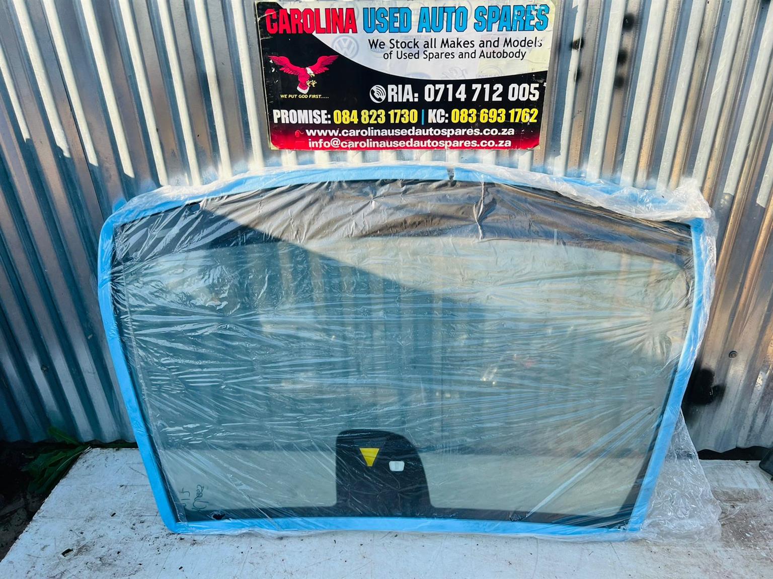 Mercedes Benz W156 GLA  Signature windscreen with rain/light/defogging cover - Private Seller