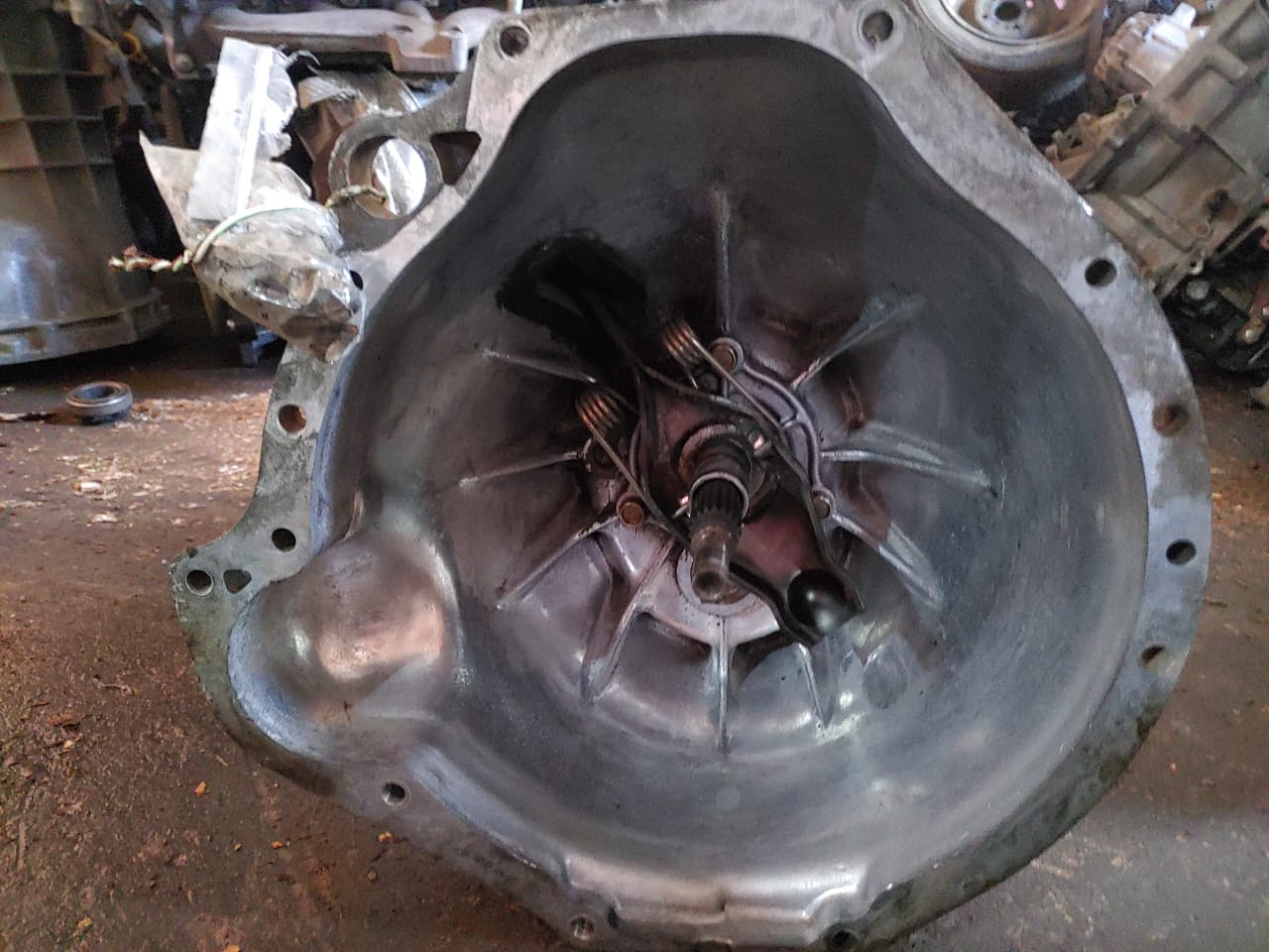 NISSAN 1400 5 SPEED GEARBOX