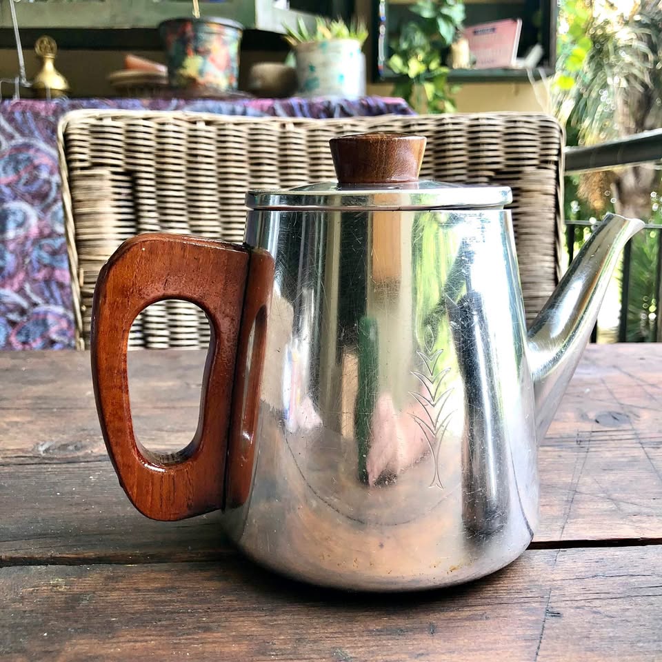 Vintage 1960s-70s Sona Stainless Steel Tea Kettle – A Timeless Classic! ✨ Vintage 1960s-70s Sona Stainless Steel Tea Kettle – A Timeless Classic! ✨
