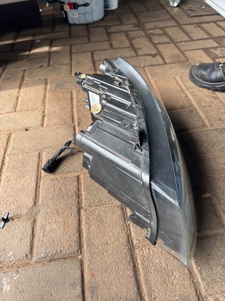 VW Polo TSI Headlight - Private Seller VW Polo TSI Headlight - Private Seller