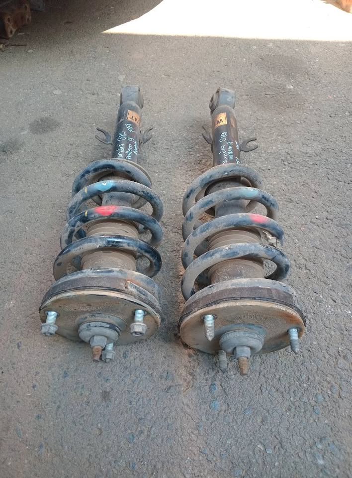 2017 Mahindra S10 SUV 2.2 front shock n spring for sale WhatsApp or cell - Private Seller