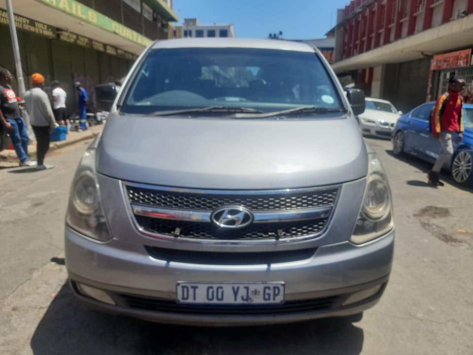 2014 HYUNDAI H1 2.4 DIESEL AUTOMATIC LEATHER SEATS EXCELLENT CONDITION