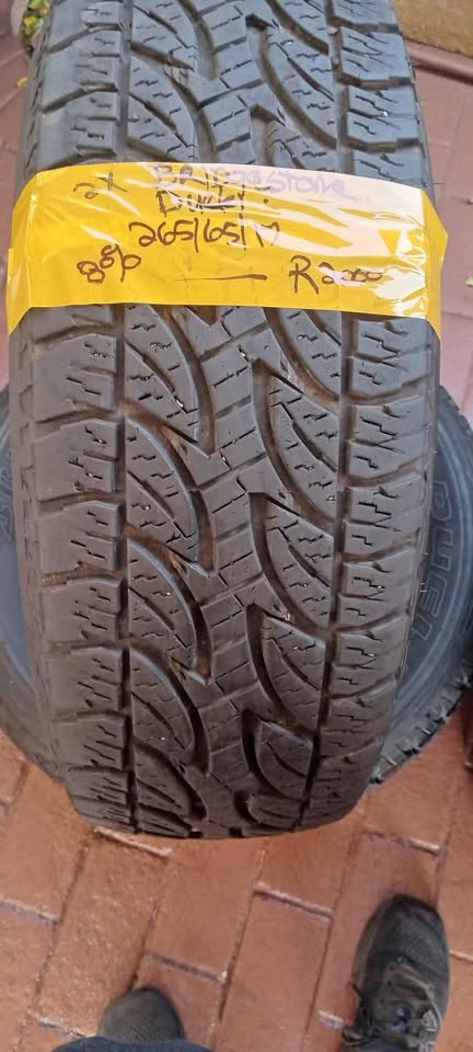 2x Bridgestone Dueler AT 2x Bridgestone Dueler AT