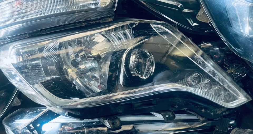 Toyota LandCruiser Prado headlight - Private Seller Toyota LandCruiser Prado headlight - Private Seller