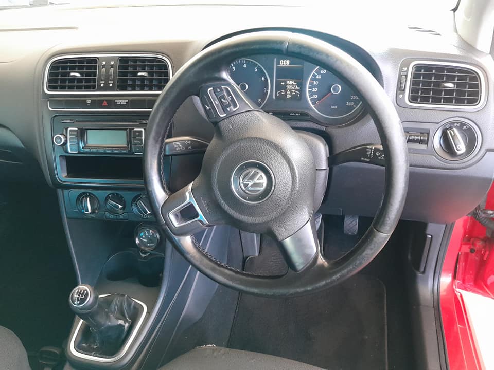 2012 VW POLO6 1.4 SEDAN COMFORTLINE MANUAL