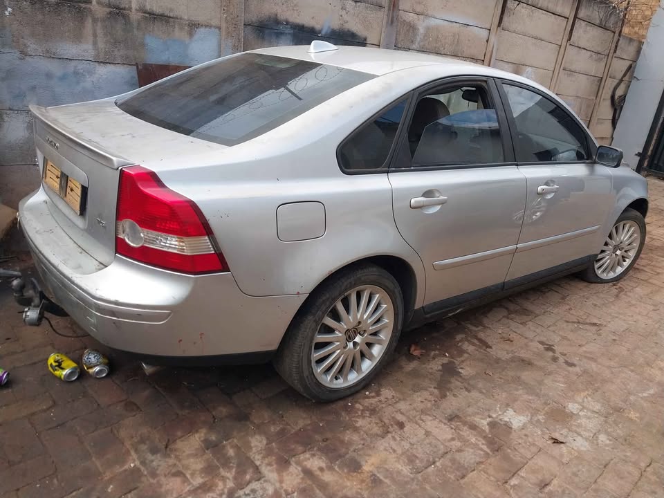 Volvo S40 T5 2005 2.4ltrs stripping for spares - Private Seller Volvo S40 T5 2005 2.4ltrs stripping for spares - Private Seller