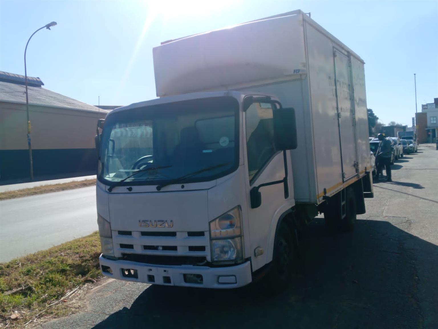 Isuzu truck