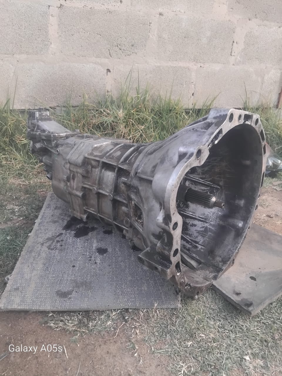 Toyota cressida 5 speed gearbox can also fit on 2y,3y,4y engen - Private Seller Toyota cressida 5 speed gearbox can also fit on 2y,3y,4y engen - Private Seller