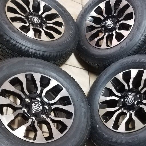 Bazoo with bridgestone dueler Tyres