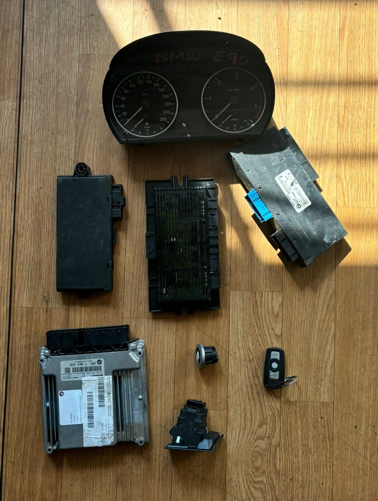 BMW E90 320D 2007 #M47 ECU SET FOR SALE - Private Seller BMW E90 320D 2007 #M47 ECU SET FOR SALE - Private Seller