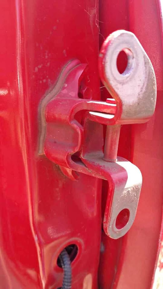 Toyota Aygo RR upper door hinge