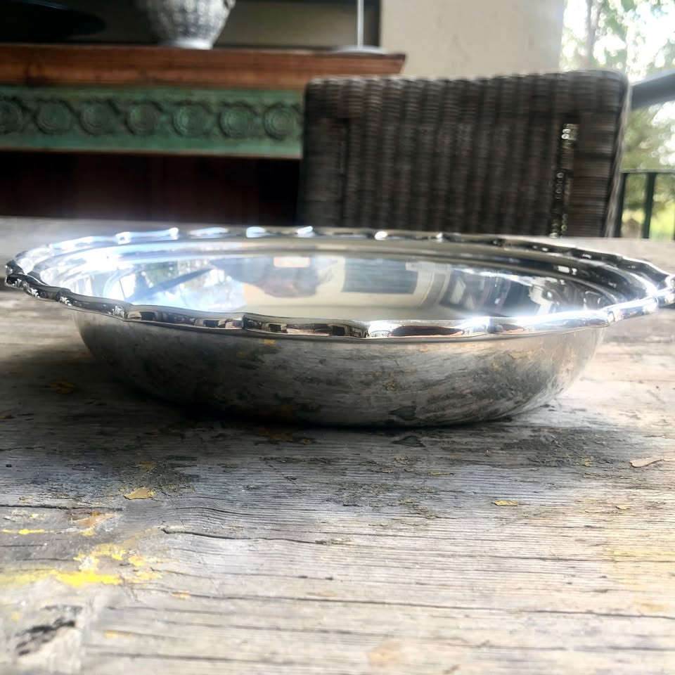 Oval Etched Silver Plated Dish for Stylish Gatherings