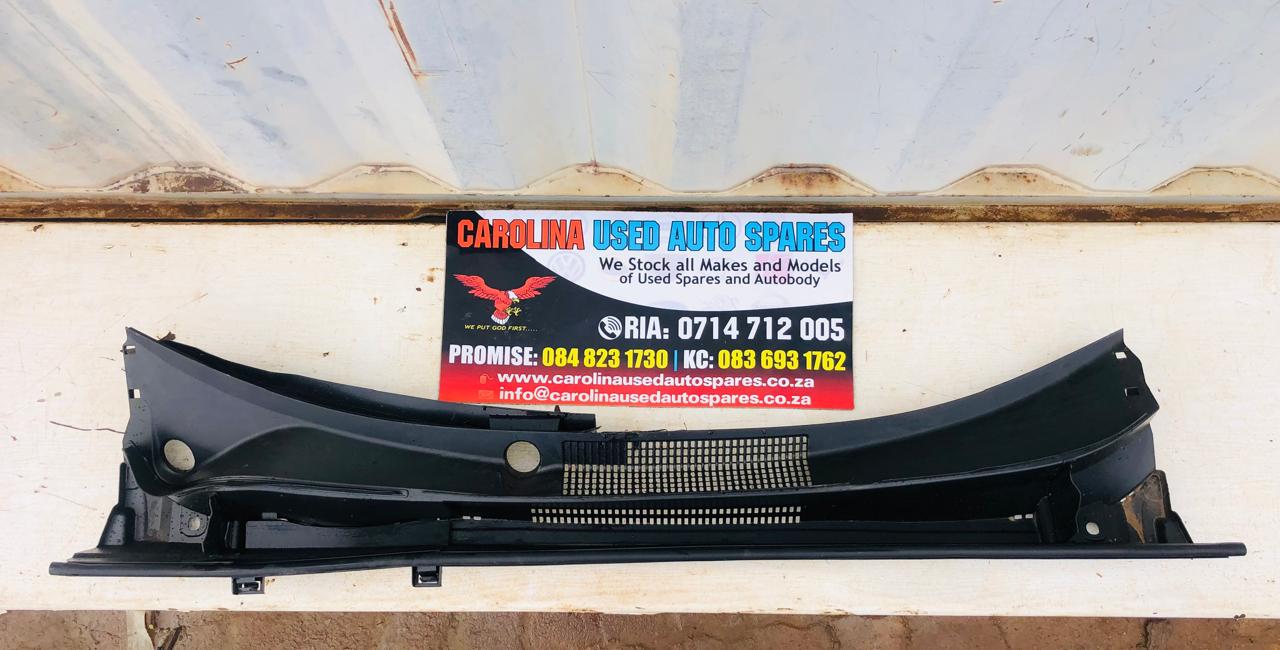 Toyota Rav4 wiper cowling - Private Seller