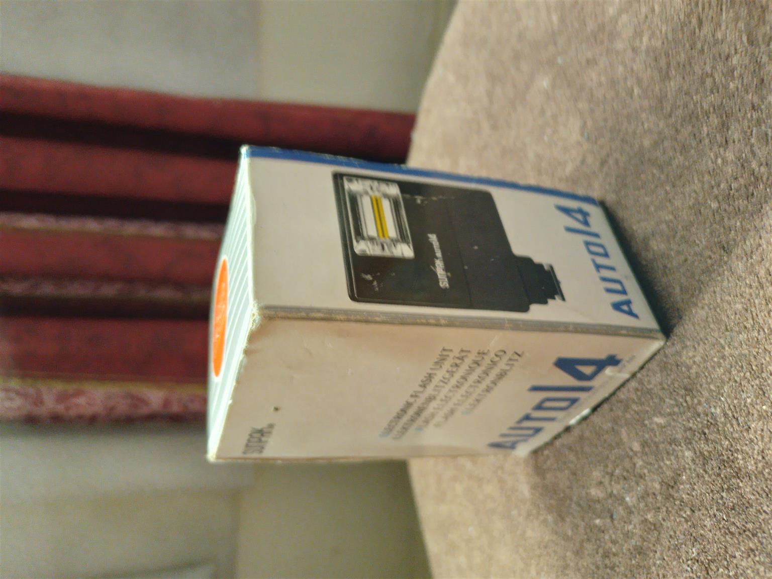 Sunpak Auto 14, Electronic Camera Flash Gun (light)