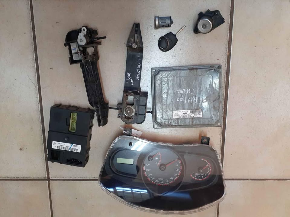 2011 Ford Figo 1.4i lockset available Call or whatsapp  Carl @Circle 7 used parts - Private Seller
