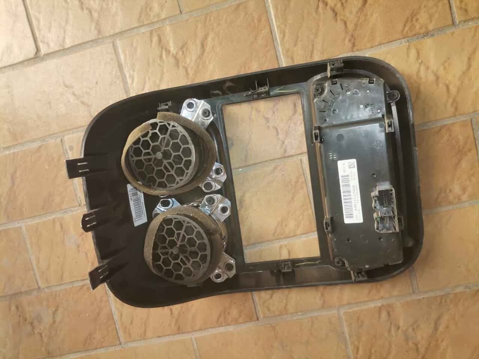 Jeep compass radio face - Private Seller