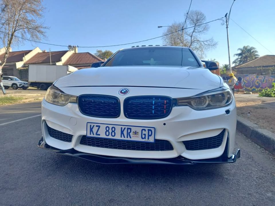 2017 BMW 320 i MSport, Petrol, Automatic, White, Sunroof, 90000kms