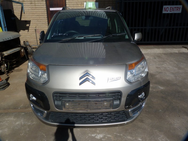 2010 Citroen C3 Picasso 1.6 VTI Seduction Manual Gold SPARES - Private Seller 2010 Citroen C3 Picasso 1.6 VTI Seduction Manual Gold SPARES - Private Seller