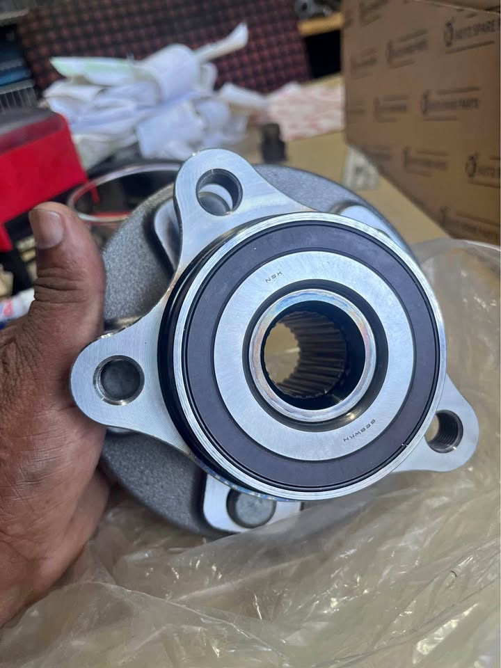 Toyota cross right rear wheel hub - Private Seller