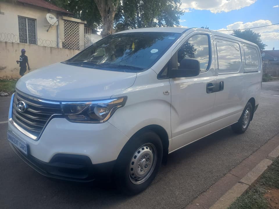 2020 HYUNDAI H1 PANEL VAN 2.6 DIESEL, AUTOMATIC, WHITE COLOR, MILEAGE 125000KMS
