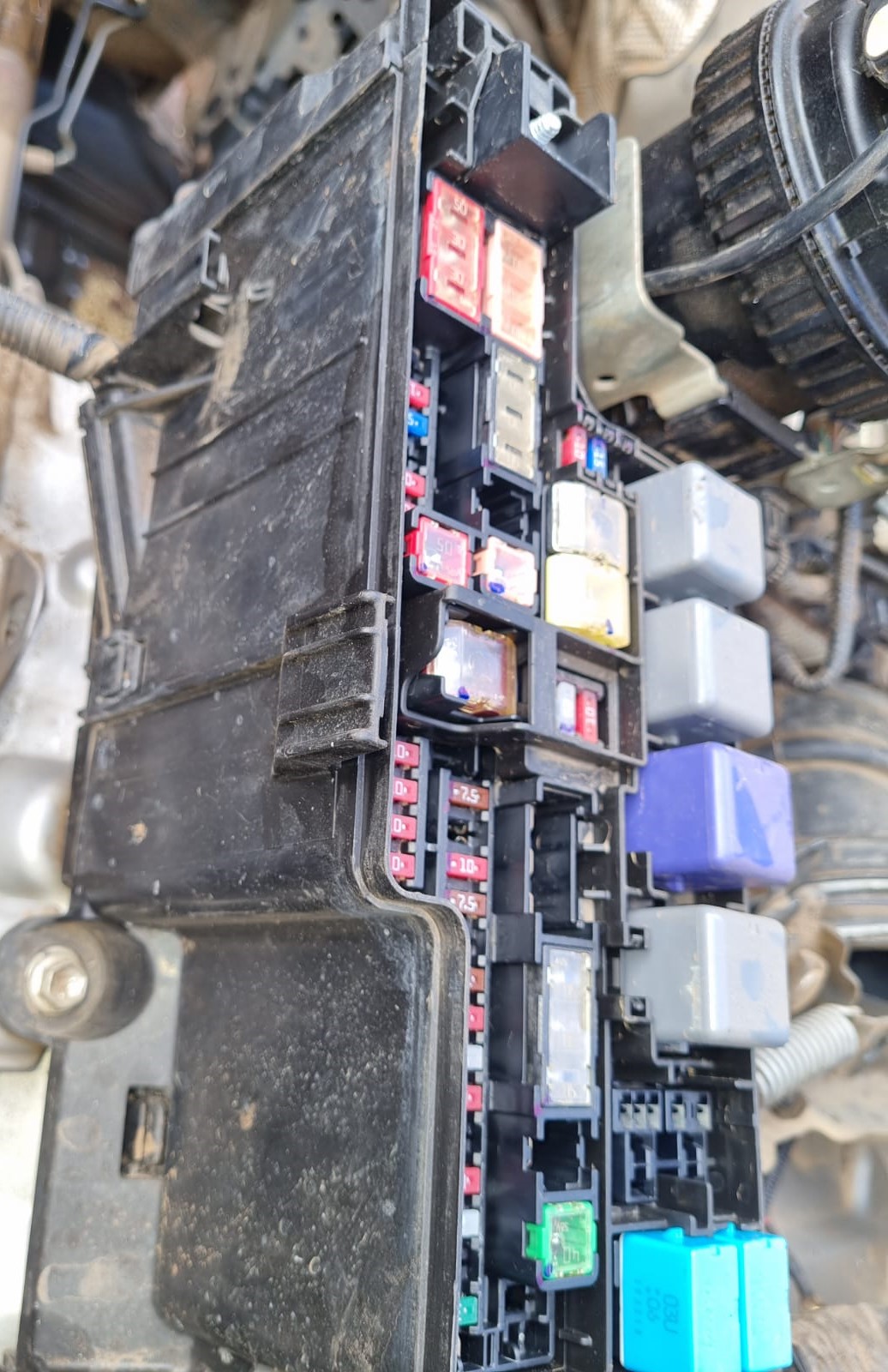 Used Toyota Fortuner Fuse Box for sale - Private Seller Used Toyota Fortuner Fuse Box for sale - Private Seller